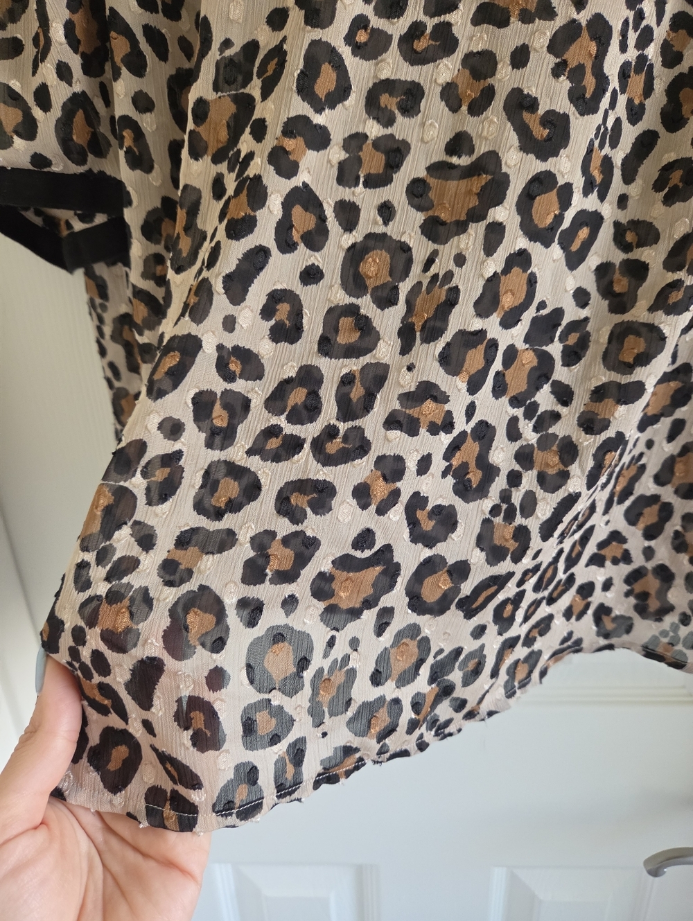 A New Day Sheer Leopard Print Puff Sleeve Blouse Ringer Neck Size Large - Picture 4 of 5